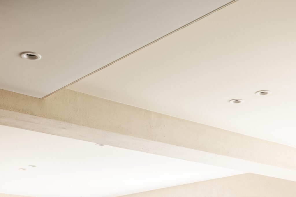 Spanplafond in kantoor