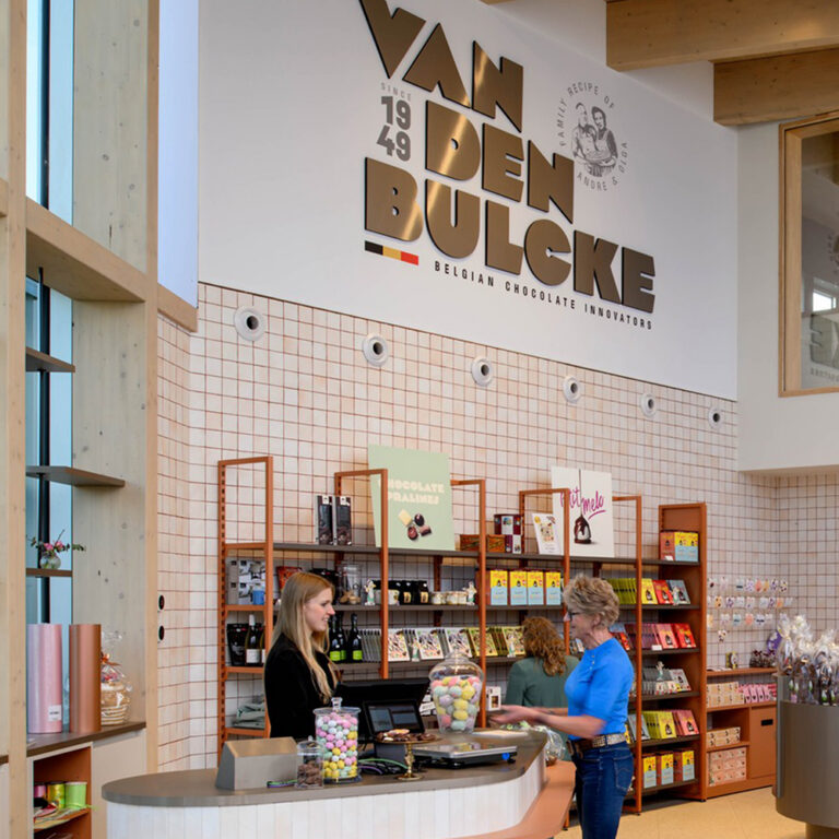 Printwand met logo bij Chocolatier Vandenbulcke